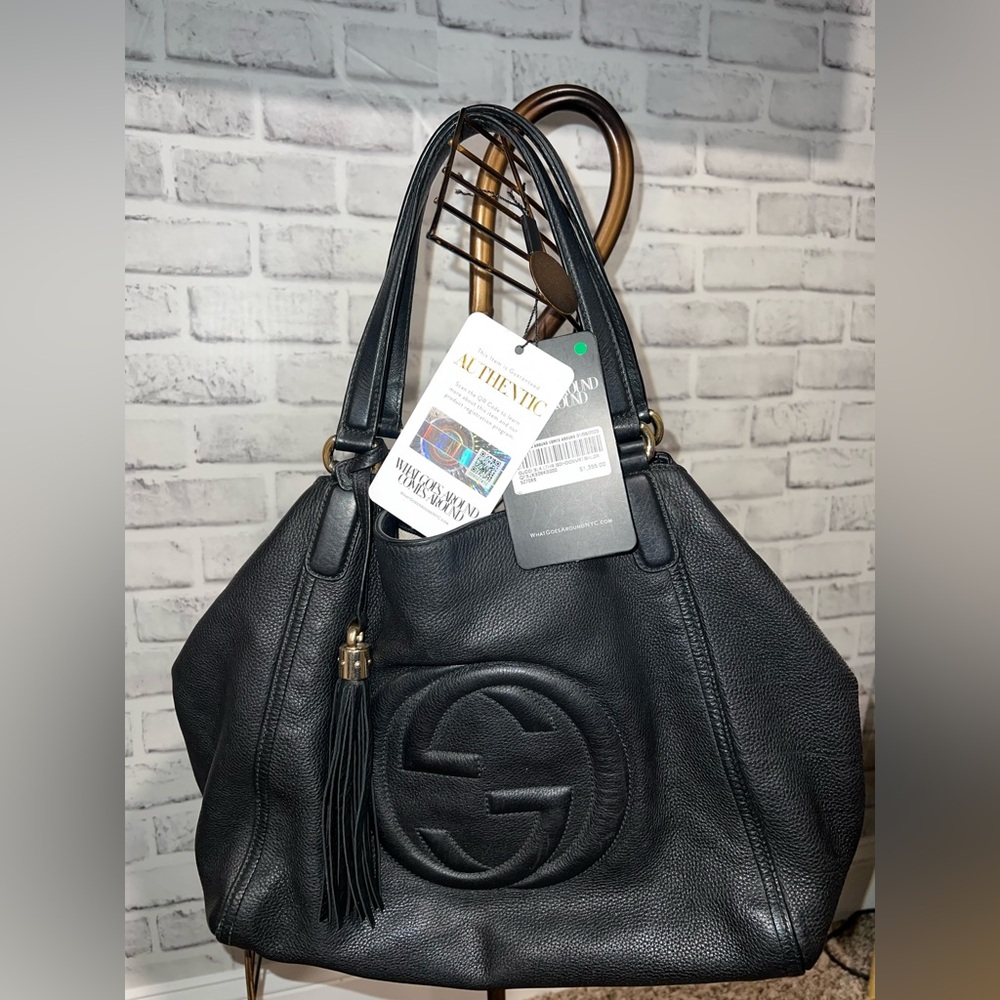 Gucci Pebbled Calfskin Medium Soho Shoulder Bag Black. (Pre-owned)